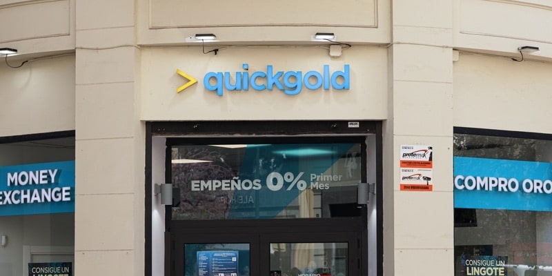 Una tienda de empeños puede ser acreedor a cambio de una garantía.