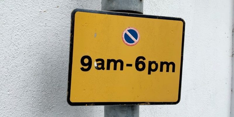 Horario marcado como am y pm.