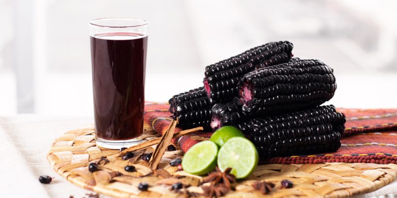 Chicha morada, bebida tradicional de Perú
