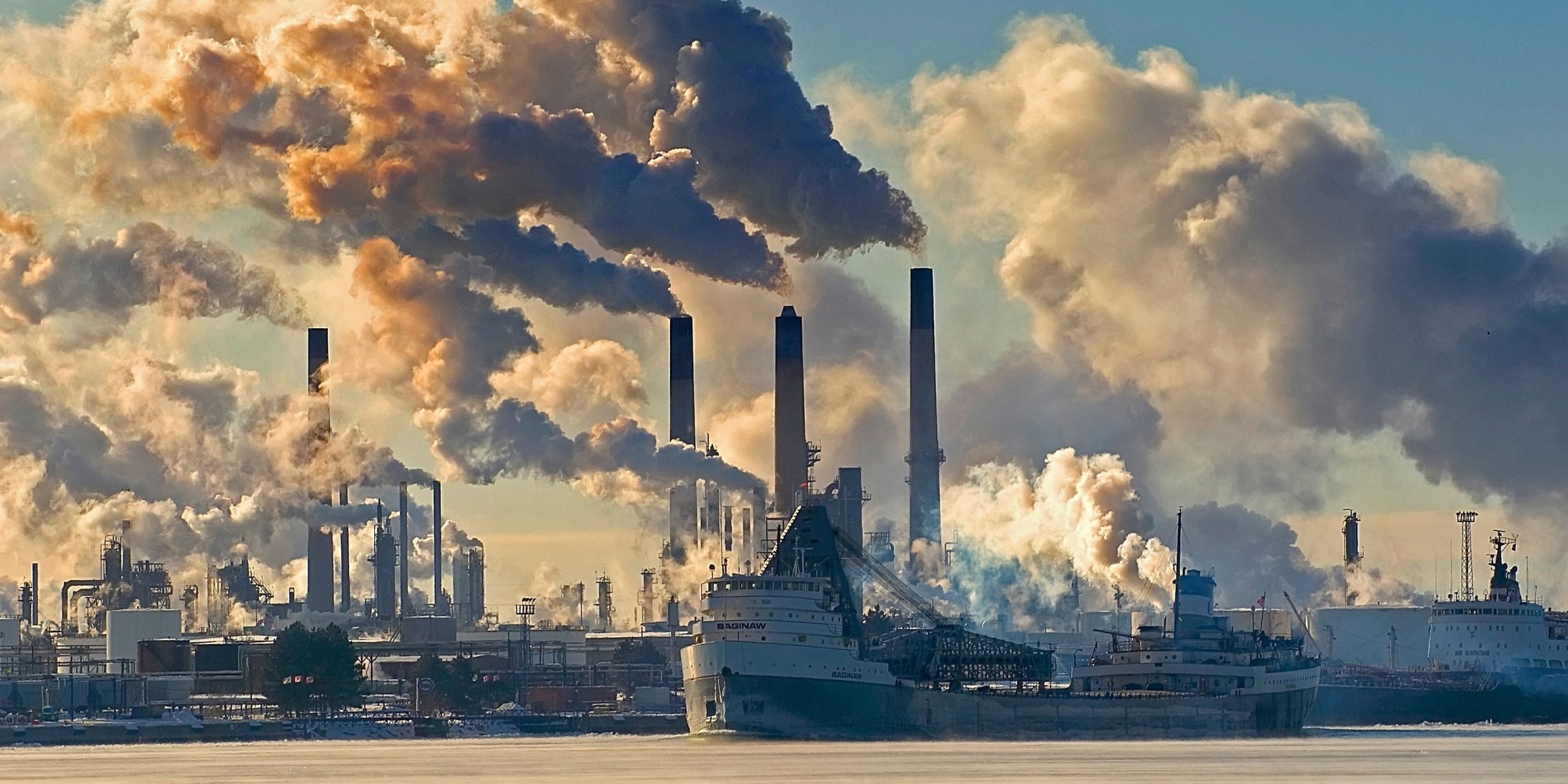 Contaminación en un puerto